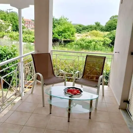 Erina's House בית נופש Asprogerakata